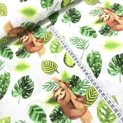 Tessuto in cotone stampato con bradipi appollaiati e circondati da foglie verdi | Tissus Loup